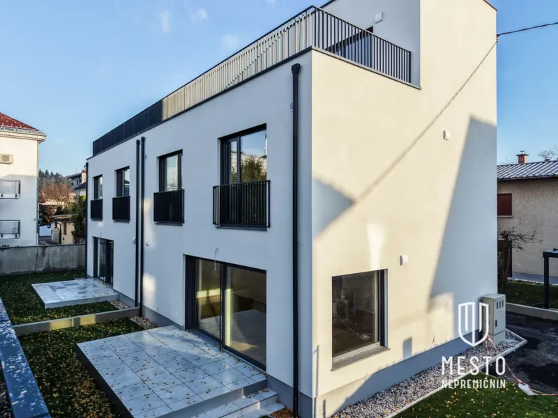 Novogradnja Dvojček v Rožni dolini